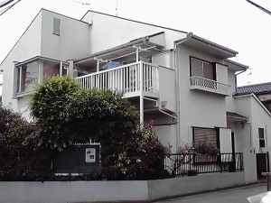 見積り提出、成約、近日着工近隣挨拶回り、下見積り作成、横 浜支店安全会議出席。